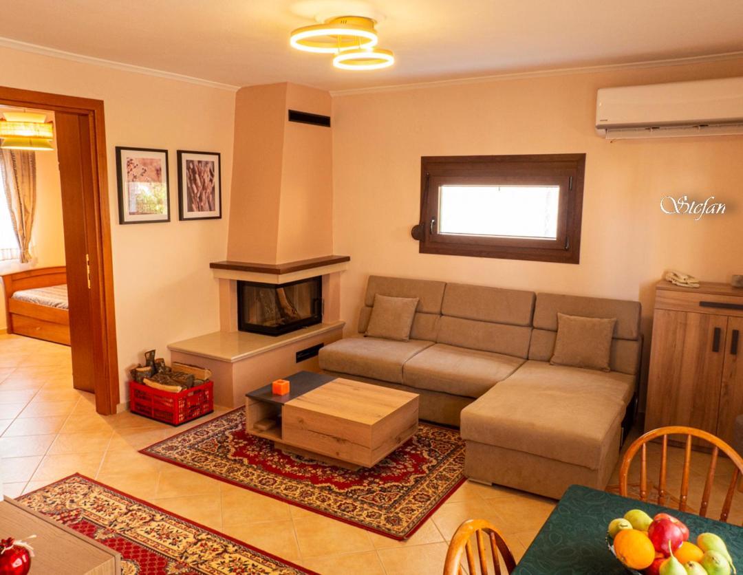 Stefan'S House Apartment เนอาเปรามอส ภายนอก รูปภาพ