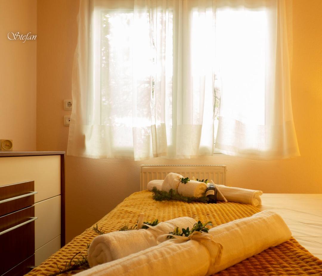 Stefan'S House Apartment เนอาเปรามอส ภายนอก รูปภาพ