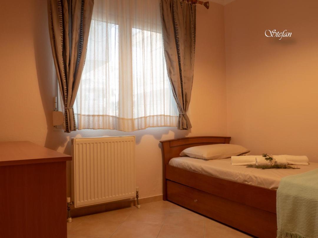 Stefan'S House Apartment เนอาเปรามอส ภายนอก รูปภาพ