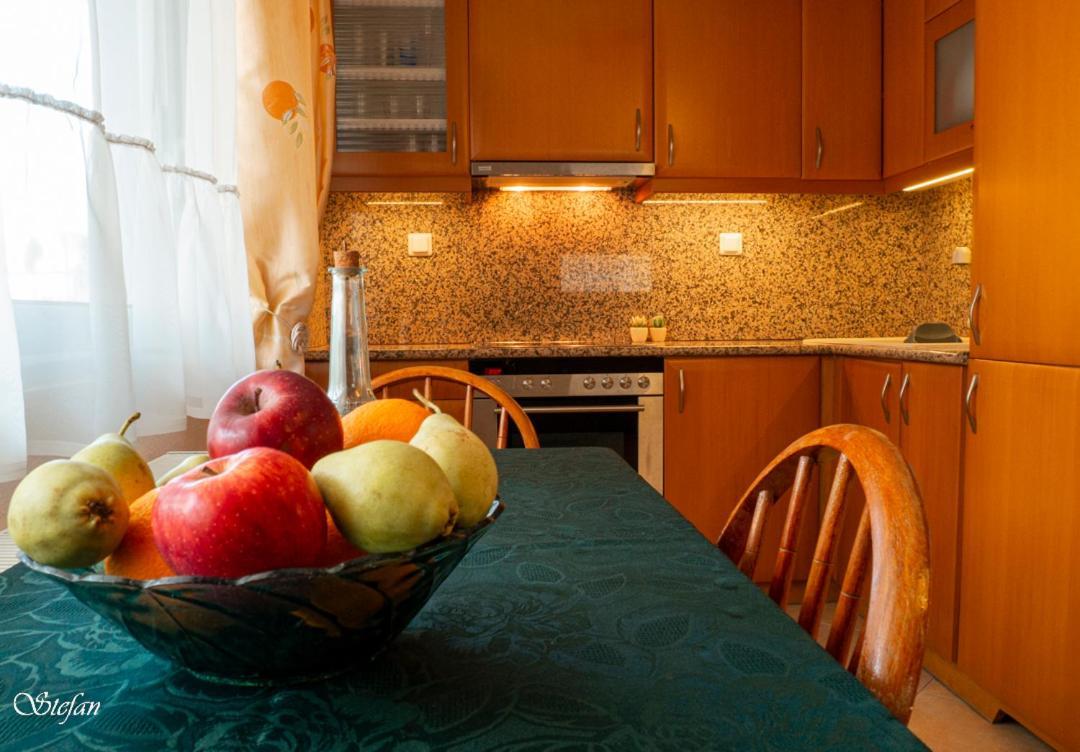 Stefan'S House Apartment เนอาเปรามอส ภายนอก รูปภาพ