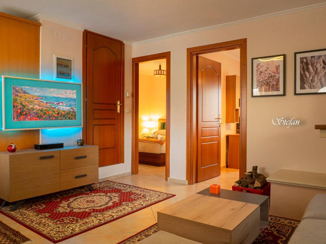 Stefan'S House Apartment เนอาเปรามอส ภายนอก รูปภาพ