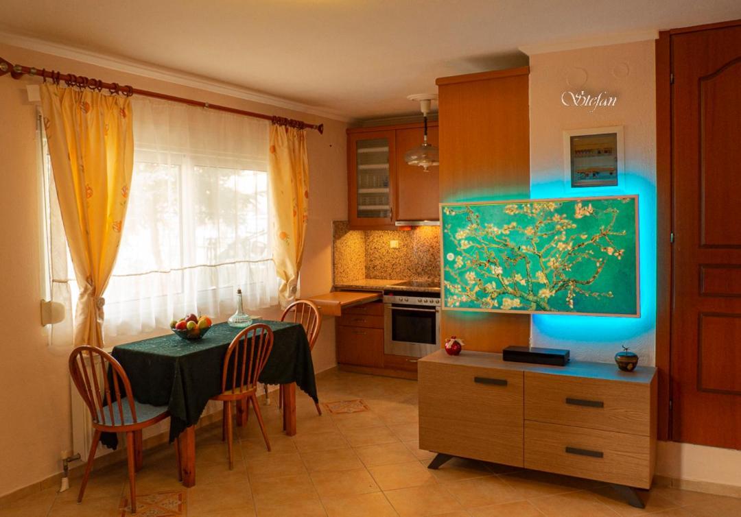 Stefan'S House Apartment เนอาเปรามอส ภายนอก รูปภาพ